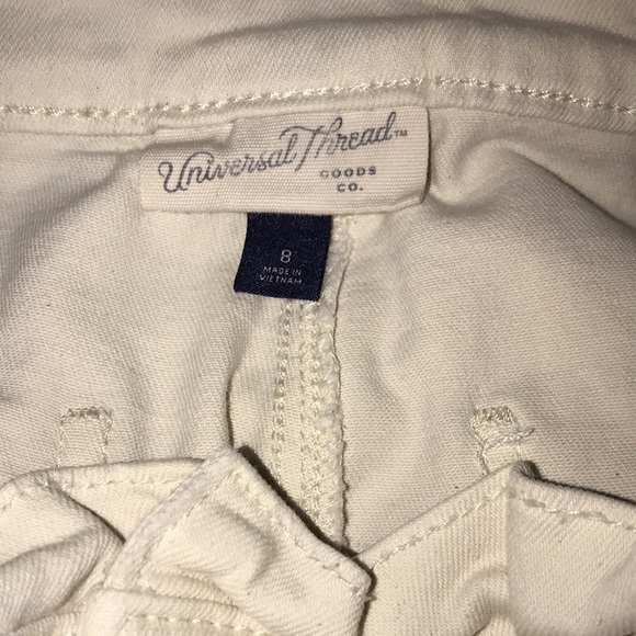 Universal Thread goods co. Size 8 off white shorts with waist tie 💕 - Picture 3 of 4